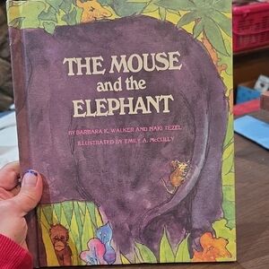 The Mouse and the Elephant Illustrated Book / Vintage ! Very Good Condition